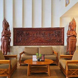 Joli Hotel